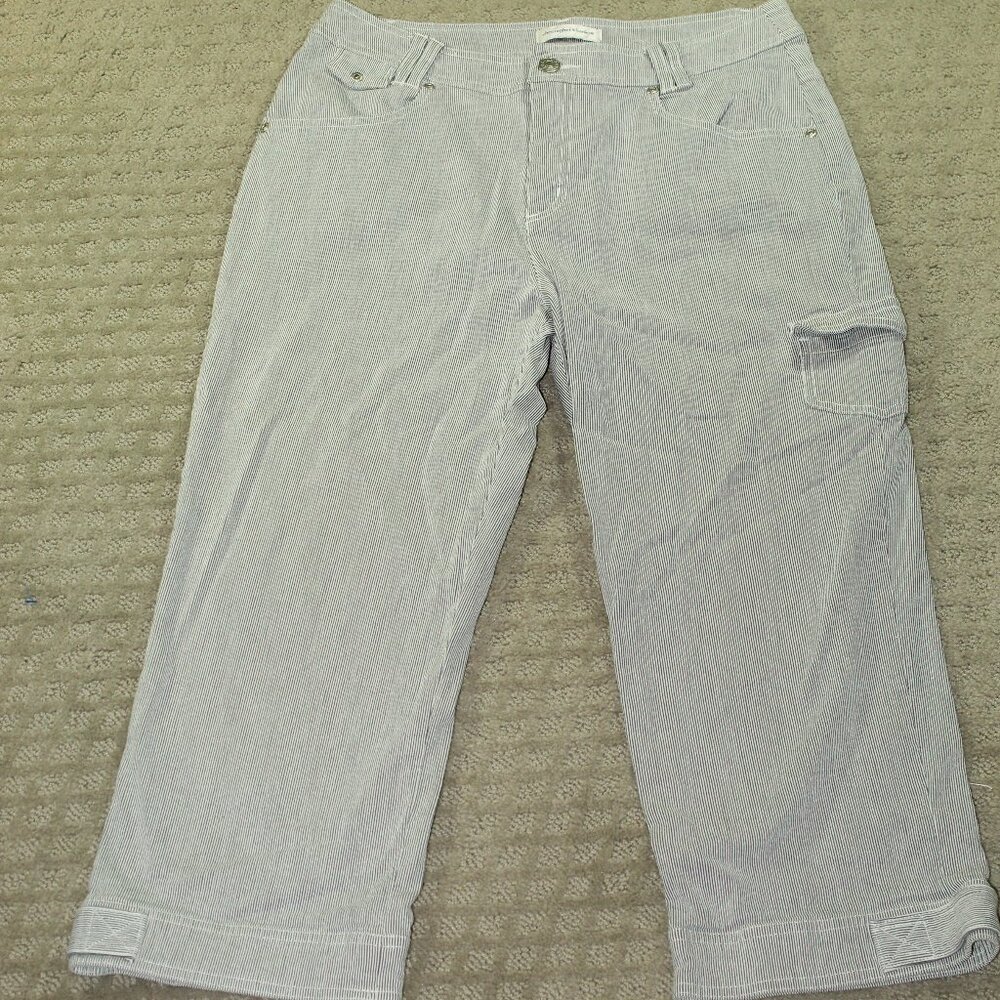 Christopher and Banks Sz 8 Light Blue and White Striped Cropped Cargo Pants